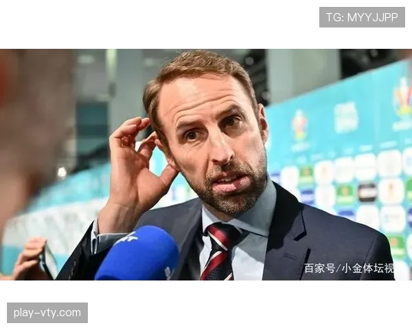 英格兰队近期中场调度不畅，攻防转换环节已出现短板